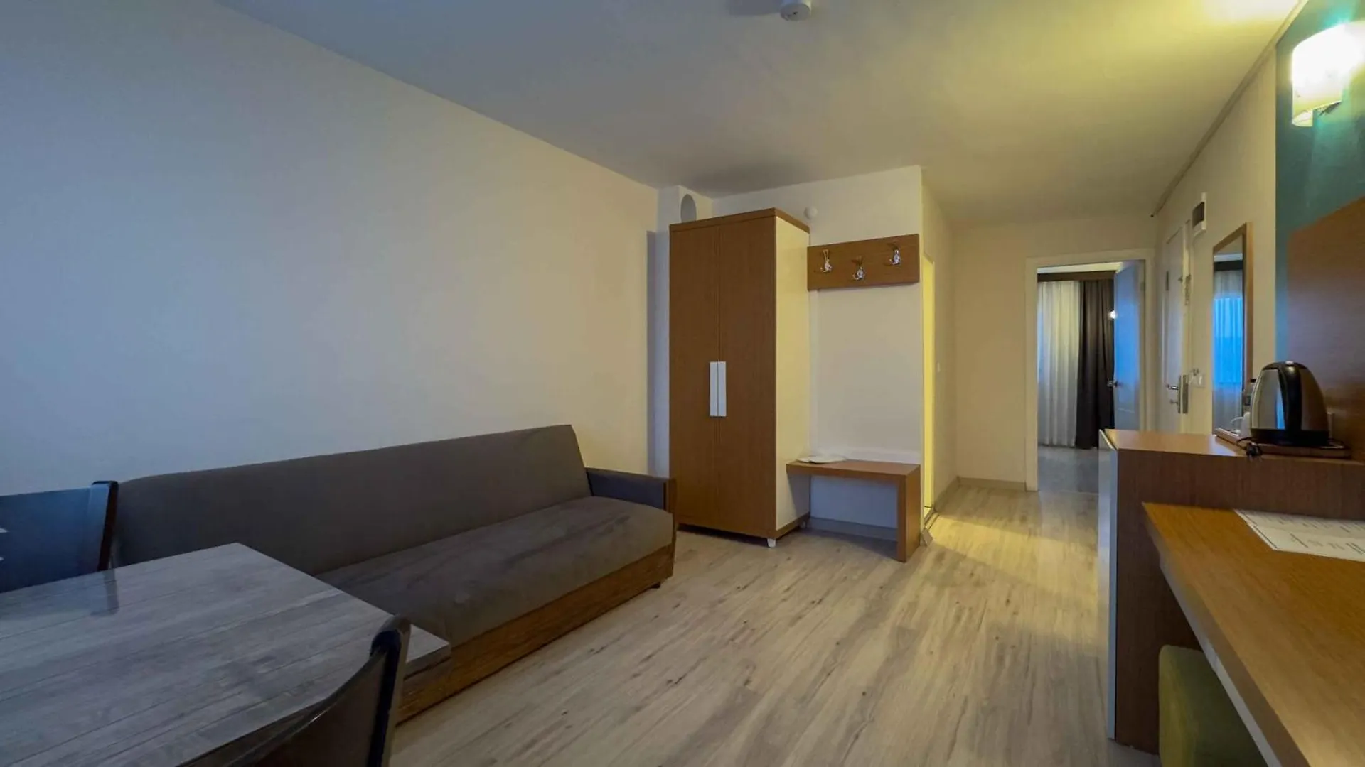 La Bella Suit Otel Kusadası 3*,